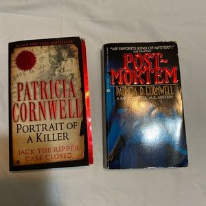 2 Patricia Cornwell books